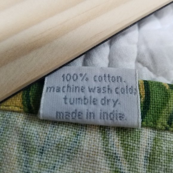 Tag's Retro Kitchen Apron in Bright Yellow Fall & Thanksgiving Kitchen Apron - Picture 4 of 9